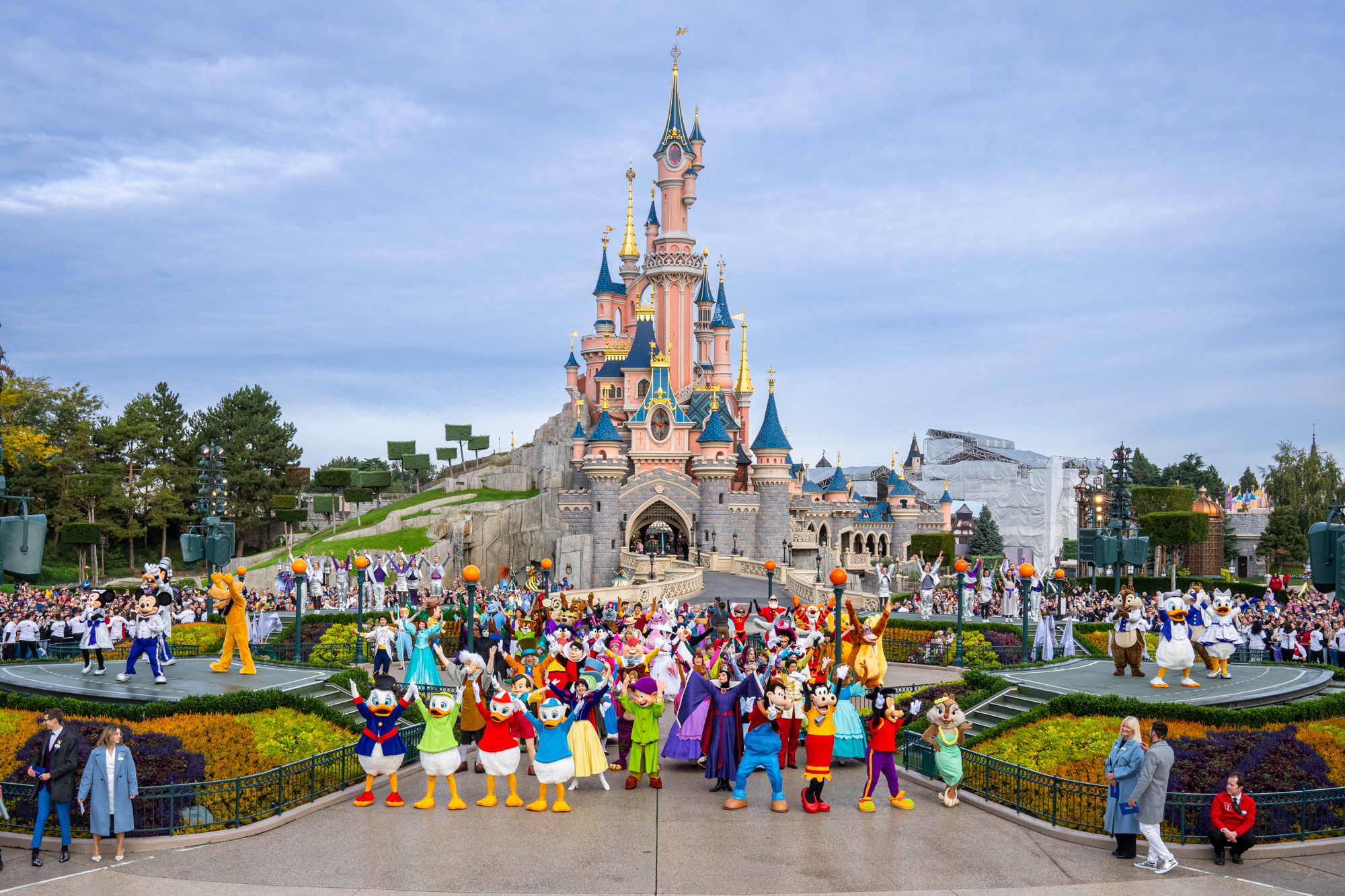 parco-disneyland-paris-festa-personaggi-disney